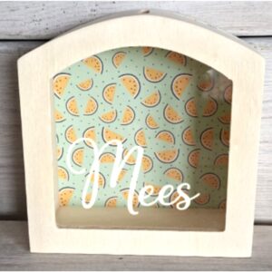 Houten spaarpot venster met naam